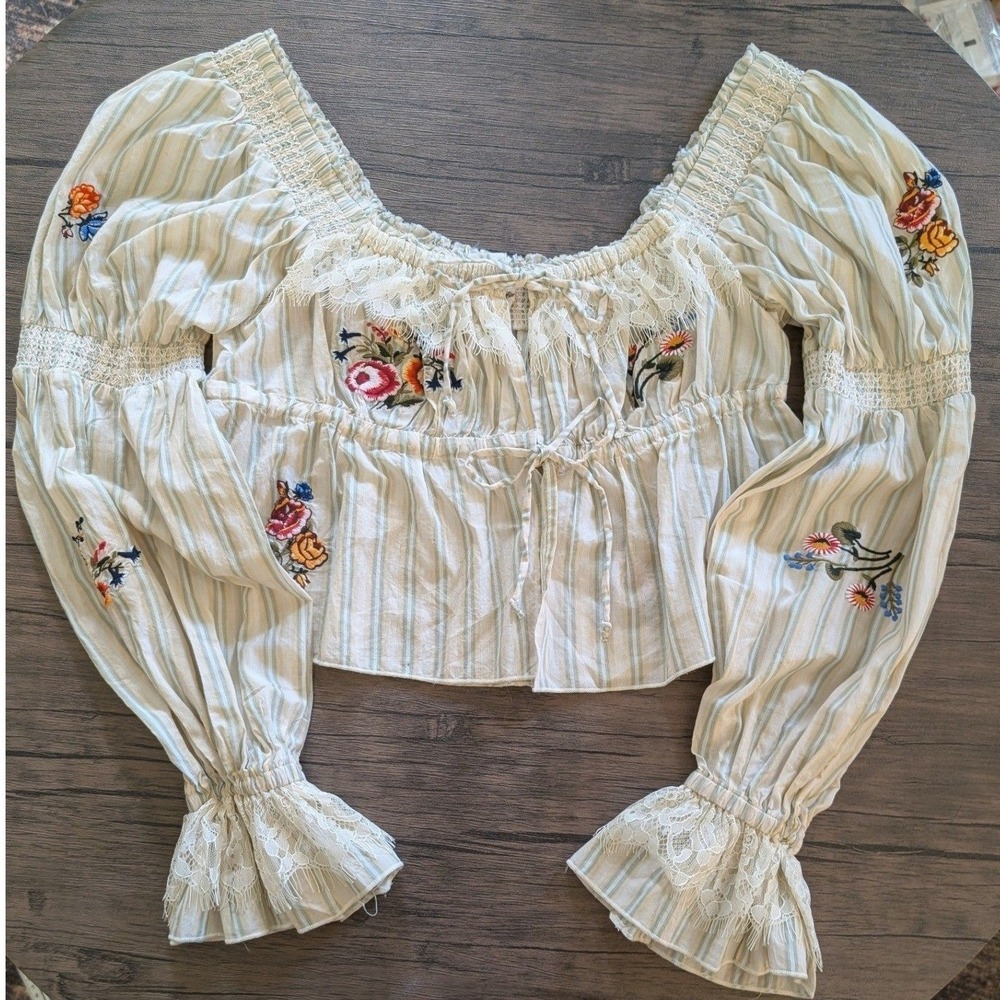 Kimchi Blue Urban Outfitters Clara Floral Embroidered Striped Crop Top M NWT